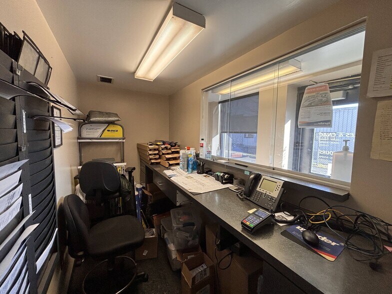 More Photos Of 3521 Grape Rd, Mishawaka Auto Dealership For Lease