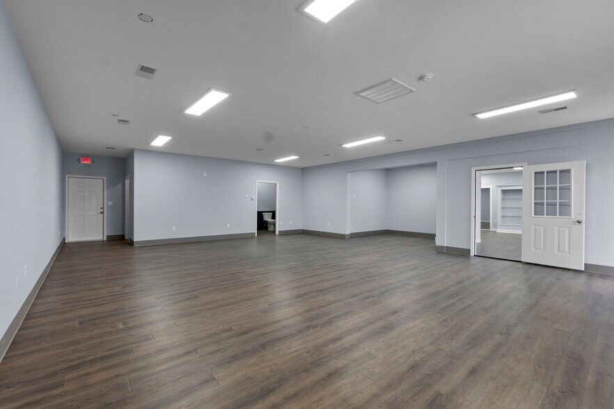 More Photos Of 2437 Myra Dr, Cape Girardeau Office For Sale