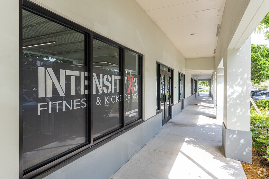 More Photos Of 16602 Saddle Club Rd, Weston Unknown For Lease