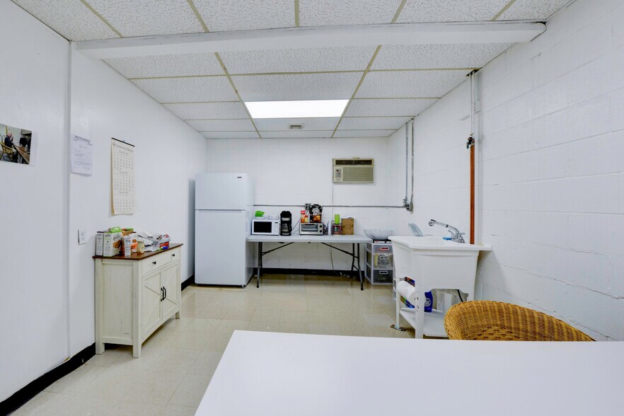 More Photos Of 38 S 21st St, Kenilworth Loft Creative Space For Sale