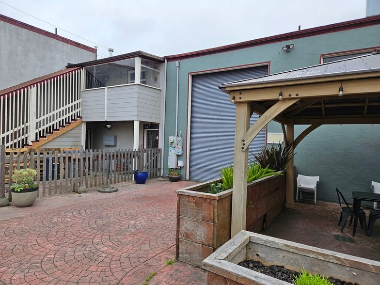 More Photos Of 815 J St, Arcata Restaurant For Sale