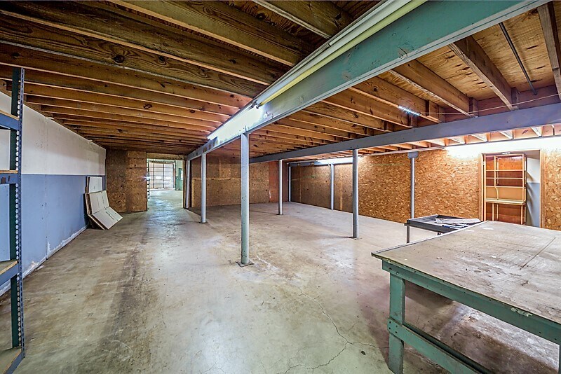 More Photos Of 730 E Eseco Rd, Cushing Warehouse For Sale
