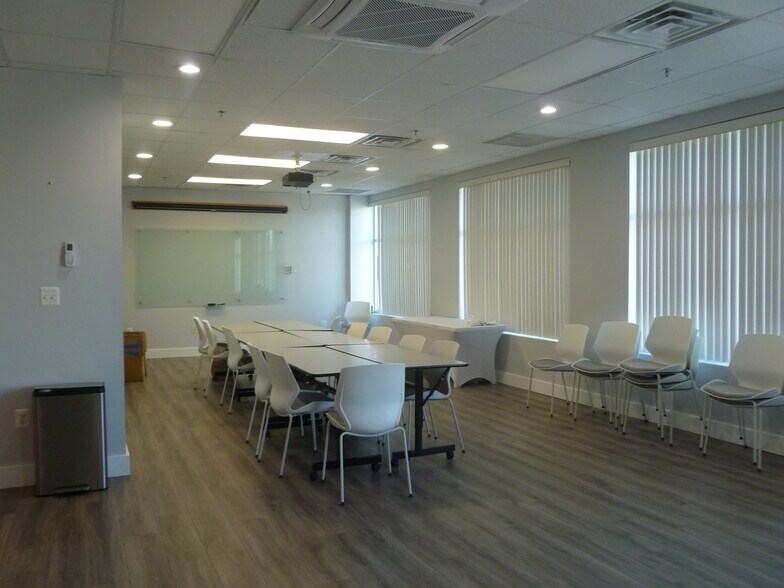 More Photos Of 9110 Railroad Dr, Manassas Park Medical For Lease