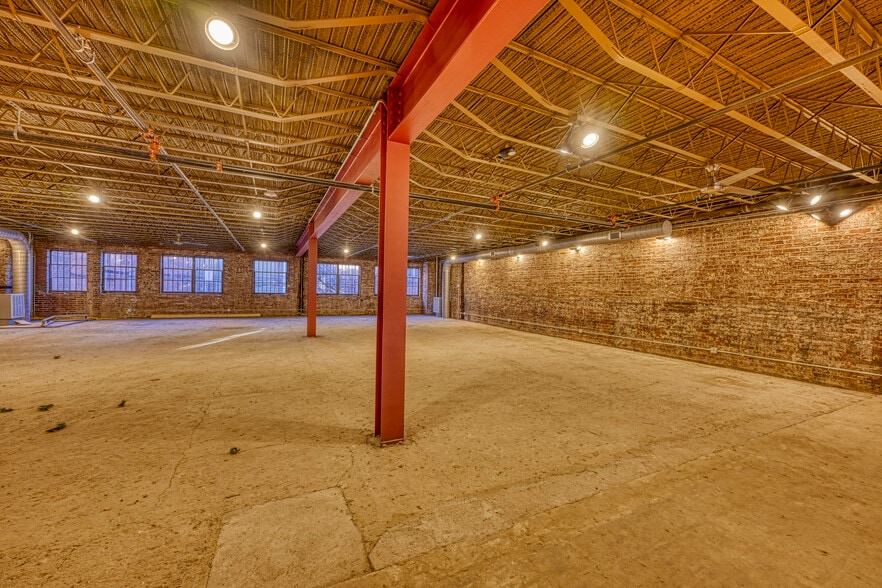 More Photos Of 237-245 Broad St, Kingsport Storefront For Sale