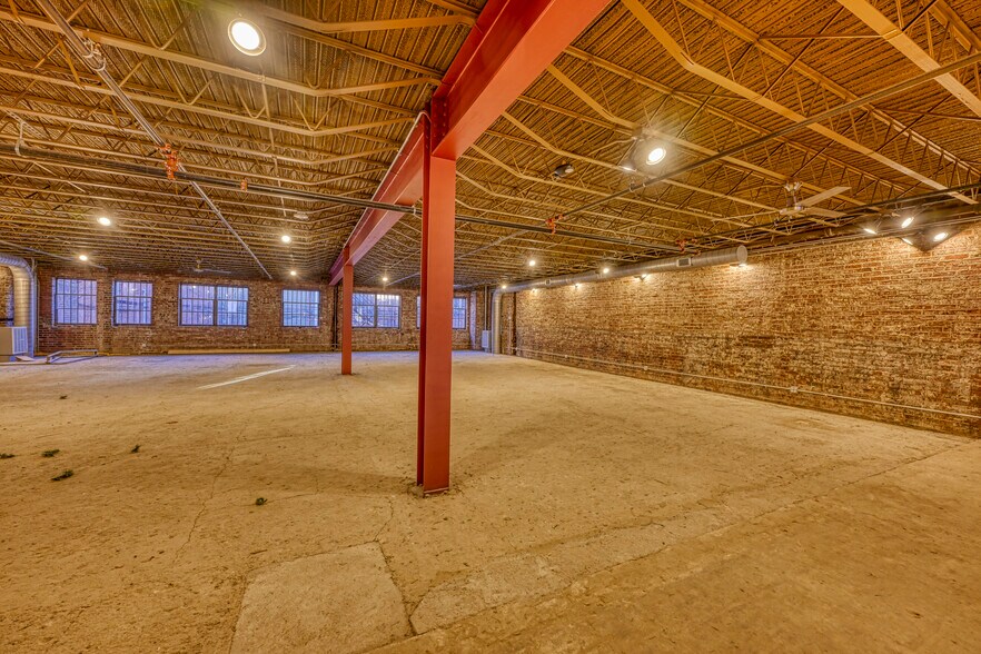 More Photos Of 237-245 Broad St, Kingsport Storefront For Sale