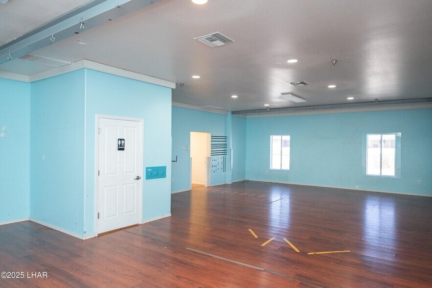 More Photos Of 1515 N Lake Havasu Ave, Lake Havasu City General Retail For Sale