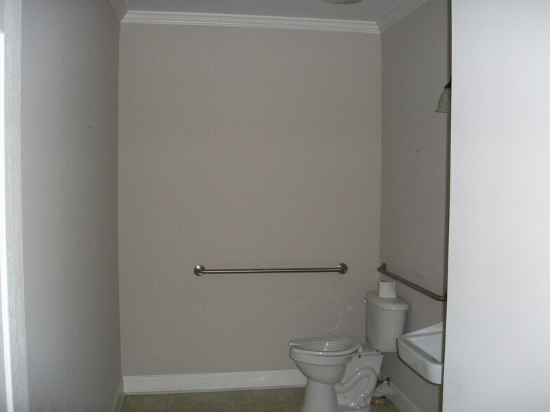 More Photos Of 3745 Cherokee St, Kennesaw Office For Lease
