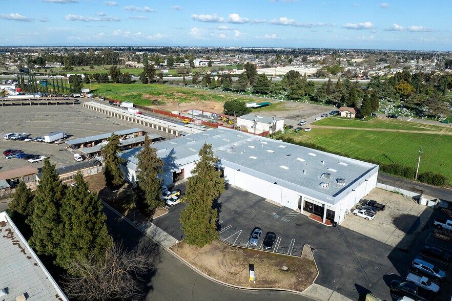 More Photos Of 2216 Cedarvale Dr, Ceres Warehouse For Lease