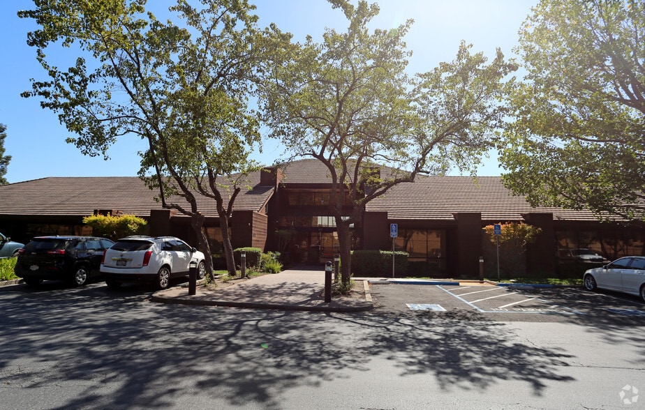 More Photos Of 4125 Blackhawk Plaza Cir, Danville Medical For Lease