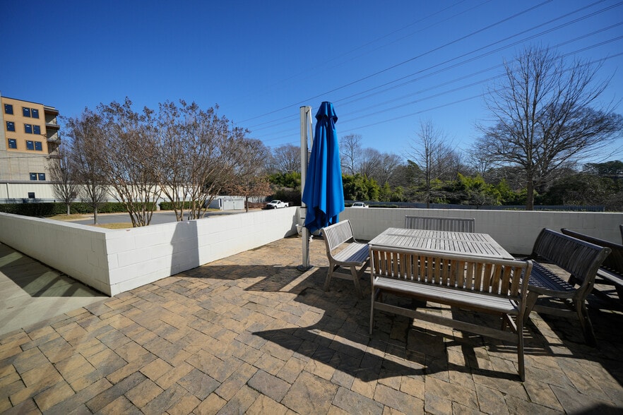 More Photos Of 4111 South Blvd, Charlotte Office For Sale