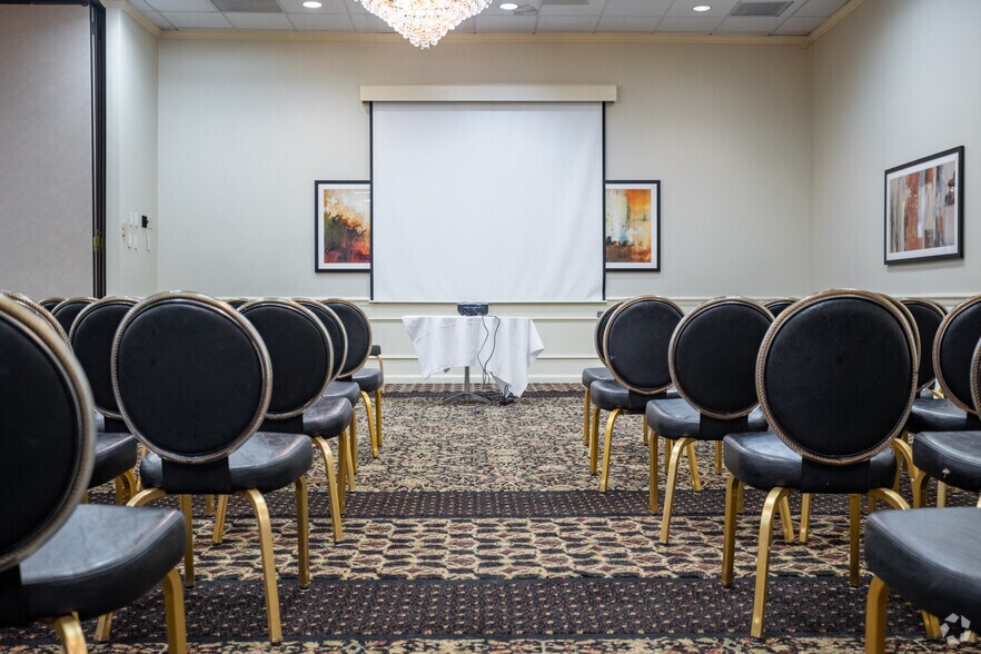 More Photos Of 3377 New Castle Rd, West Middlesex Hotel For Sale