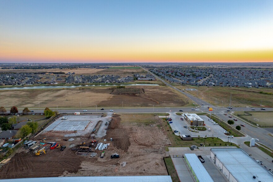 More Photos Of 1791 SW 34th St, Moore Land For Lease