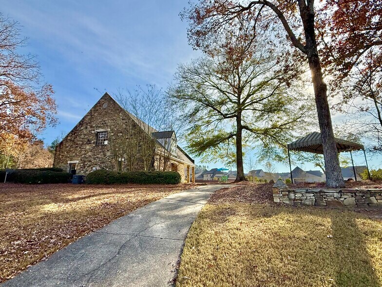 More Photos Of 204 Griffin Park Dr, Birmingham Office For Sale