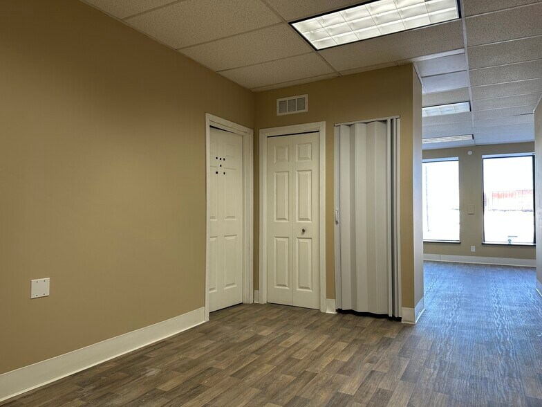 More Photos Of 733-759 Memorial Ave, West Springfield Showroom For Sale