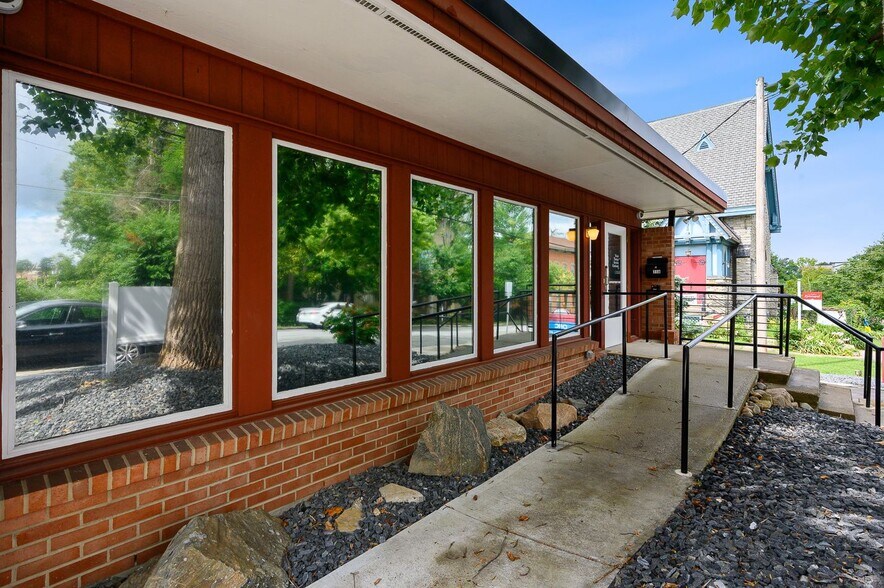 More Photos Of 71 E Hollister St, Cincinnati Medical For Lease