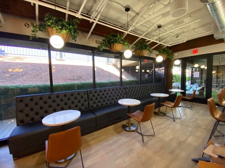 More Photos Of 7400 N Oracle Rd, Tucson Office For Sale