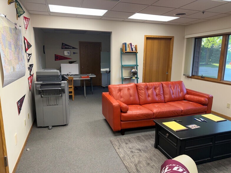 More Photos Of 5930 Seminole Centre Ct, Madison Office For Lease