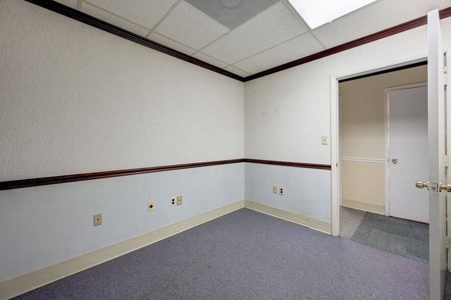 More Photos Of 9650 Santiago Rd, Columbia Medical For Sale