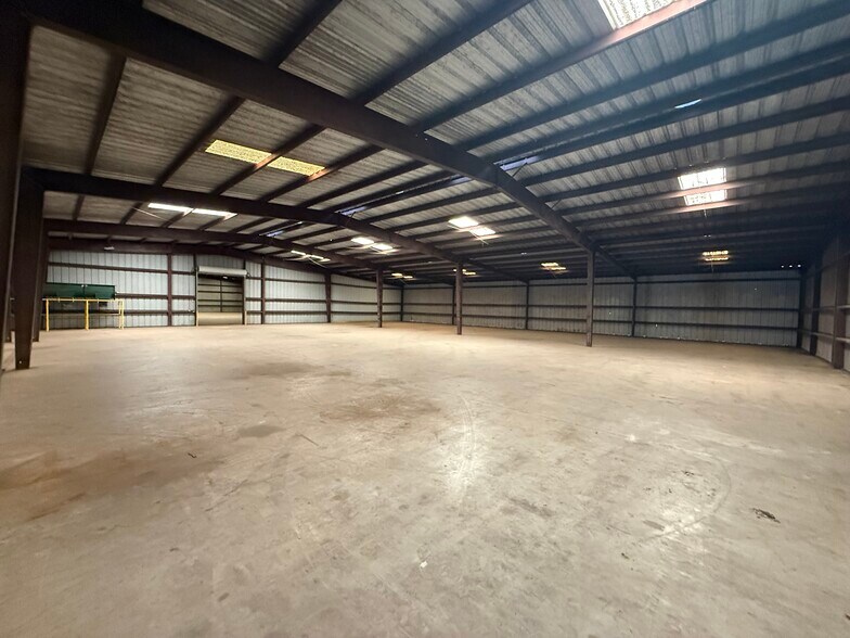 More Photos Of 15046 Grant Rd, Cypress Warehouse For Lease
