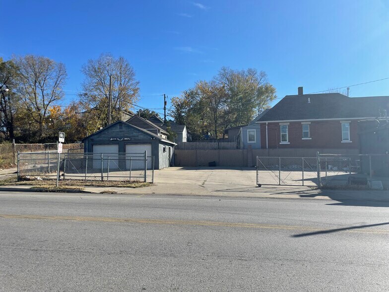 More Photos Of 960-962 Pacific Ave, Kansas City Storefront For Sale