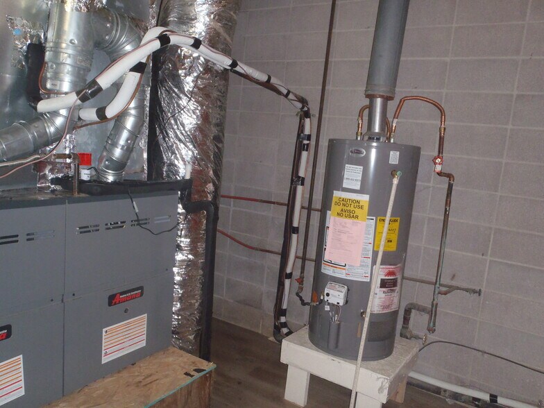 More Photos Of 2025 McLarty Dr, Newport Office For Sale