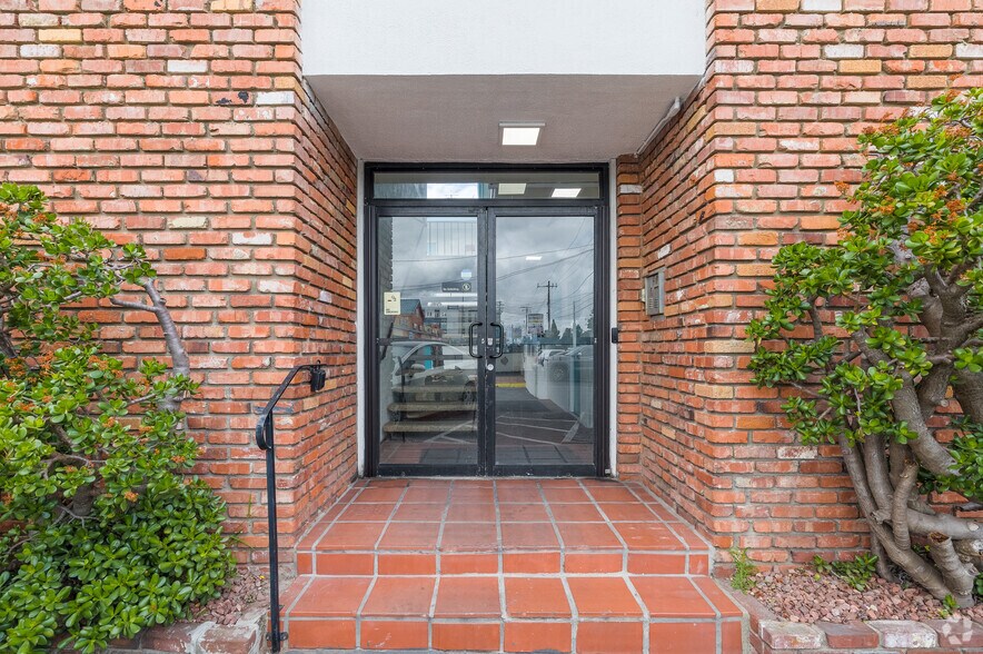 More Photos Of 24248 Crenshaw Blvd, Torrance Office For Lease