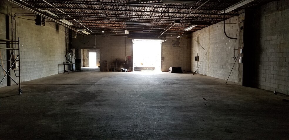 More Photos Of 1123 Ivy Hill Rd, Philadelphia Warehouse For Lease