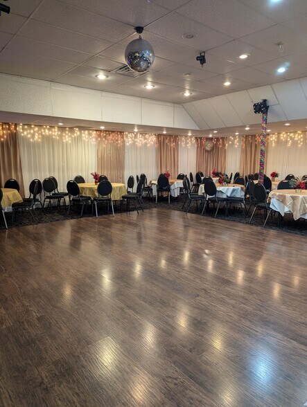 More Photos Of 2103 S Wadsworth Blvd, Lakewood Office For Sale