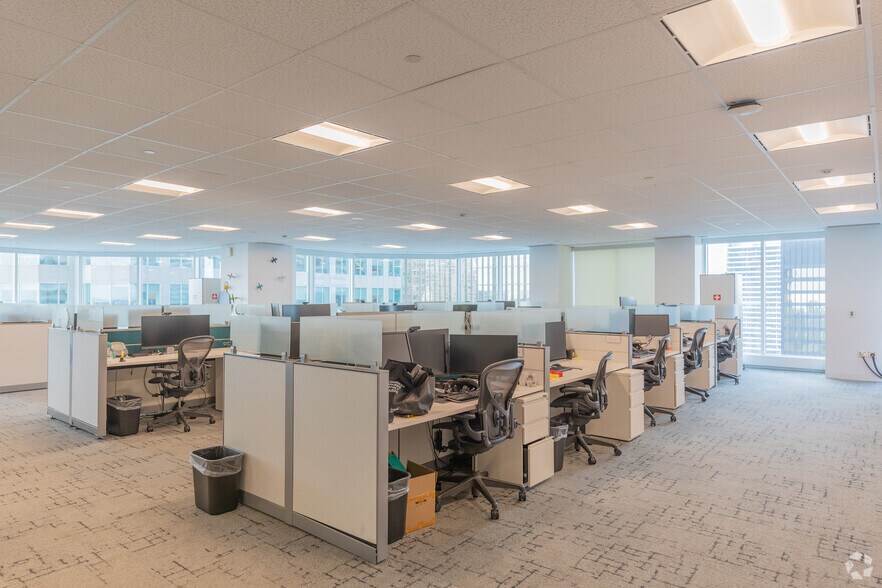 More Photos Of 181 Bay St, Toronto Office For Lease