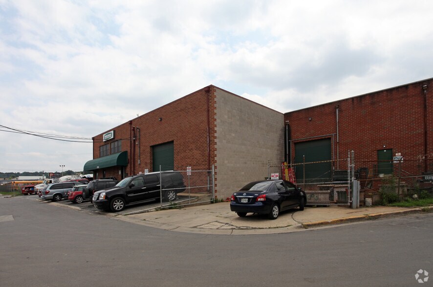 More Photos Of 4703-4705 Webster St, Bladensburg Warehouse For Lease