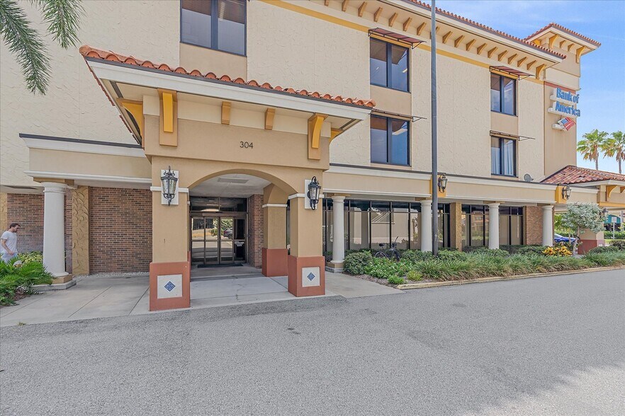 More Photos Of 304 W Venice Ave, Venice Office For Lease