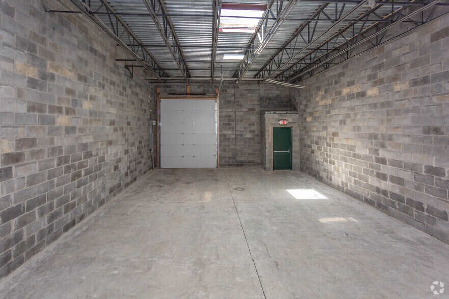 More Photos Of 46-48 Windsor Pl, Central Islip Unknown For Lease