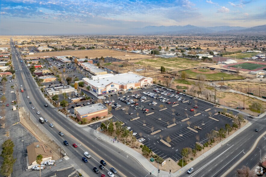 More Photos Of 38360 20th St, Palmdale Supermarket For Lease