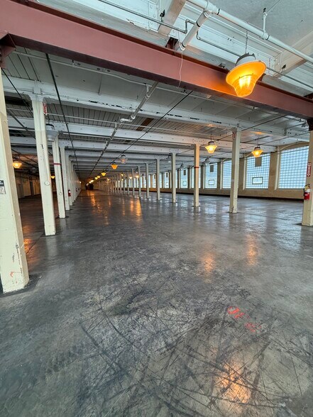 More Photos Of 422B N 3rd St, Albemarle Warehouse For Lease