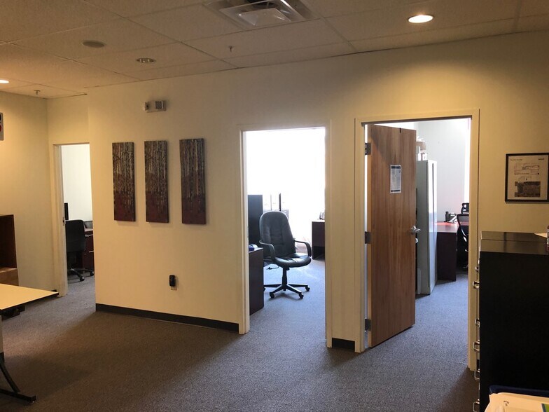 More Photos Of 5 Southside Dr, Clifton Park Unknown For Lease