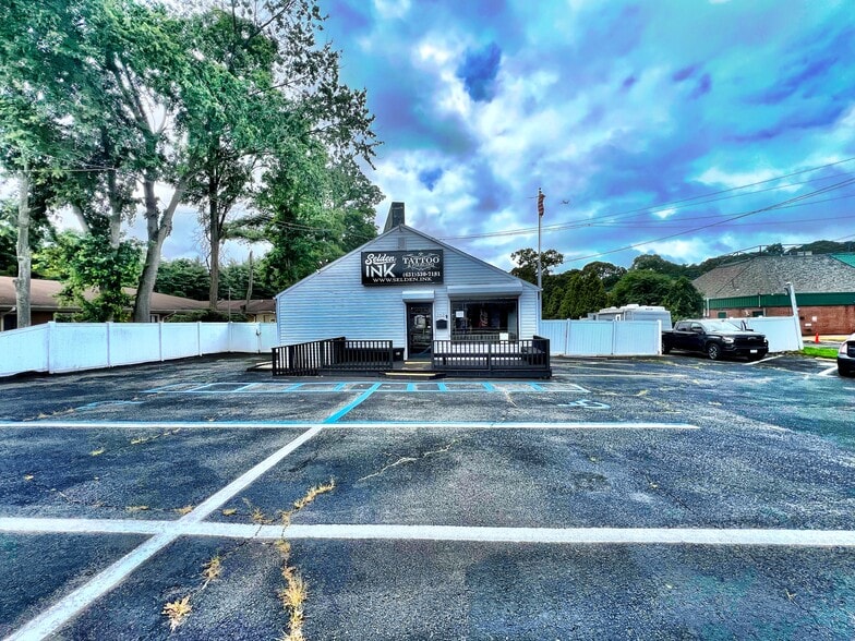 Primary Photo Of 262 Middle Country Rd, Selden General Retail For Sale