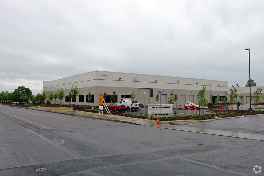 More Photos Of 4201 NE 161st Ave, Portland Warehouse For Lease
