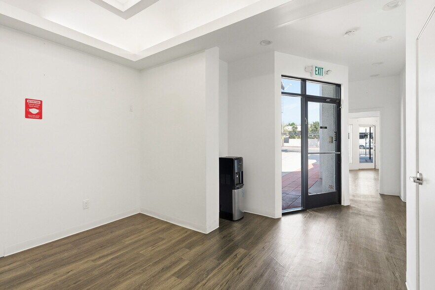 More Photos Of 739-741 N Fairfax Ave, Los Angeles Medical For Sale
