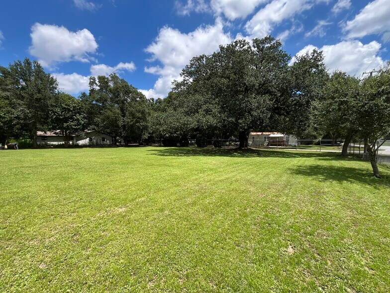 More Photos Of 2400 W Herman St, Pensacola Warehouse For Sale