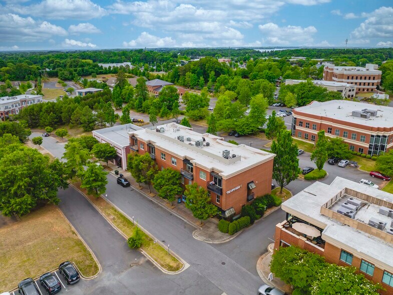 More Photos Of 19701 Bethel Church Rd, Cornelius Office For Sale