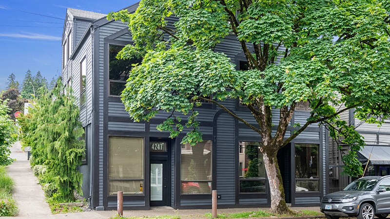 More Photos Of 4245-4247 SW Corbett Ave, Portland Loft Creative Space For Sale