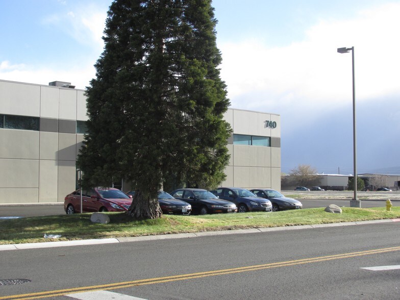 More Photos Of 740 E Freeport Blvd, Sparks Distribution For Lease