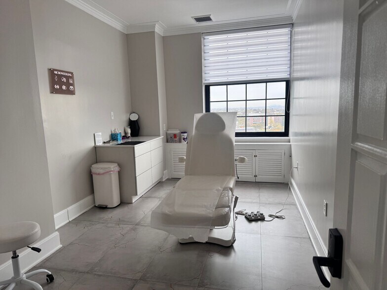 More Photos Of 35 Journal Sq, Jersey City Medical For Lease