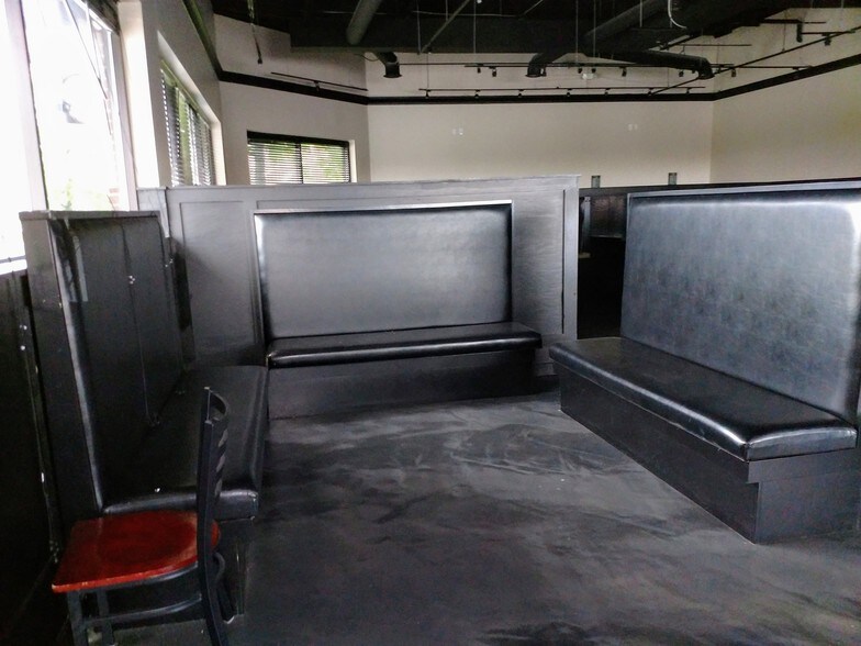 More Photos Of 2055 S Linden Rd, Flint Restaurant For Sale