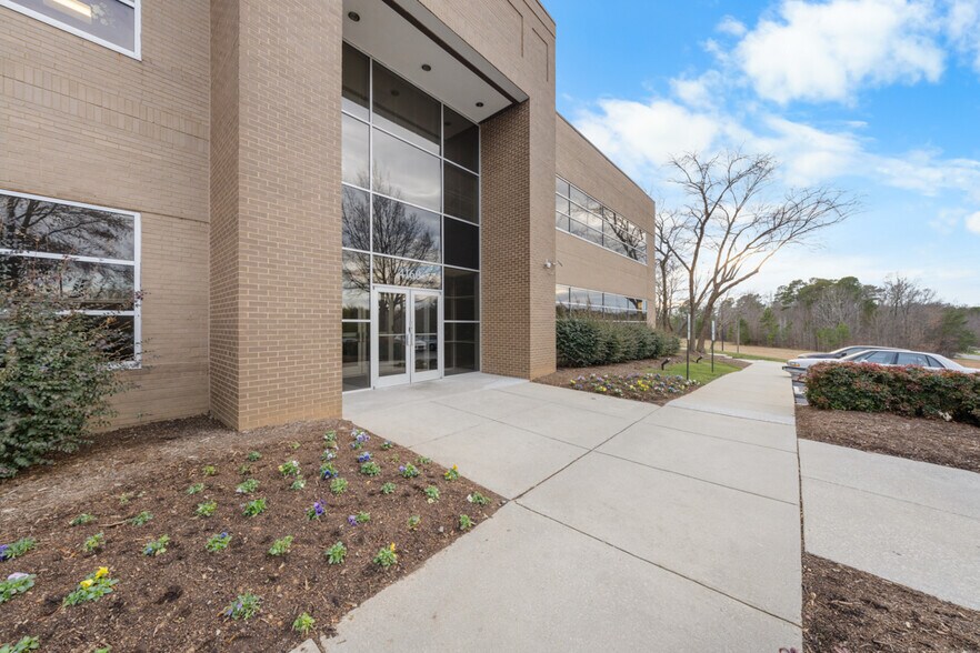 More Photos Of 4160 Piedmont Pky, Greensboro Office For Lease