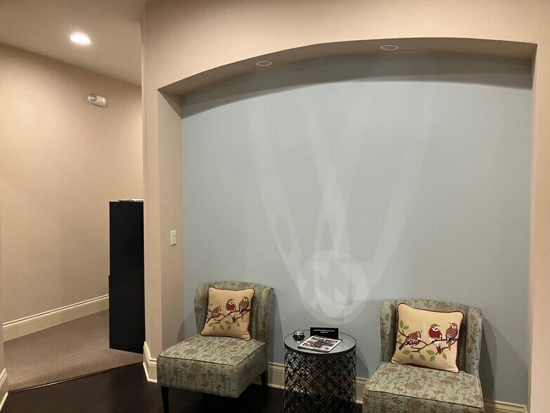 More Photos Of 5813 S Macdill Ave, Tampa Office For Sale