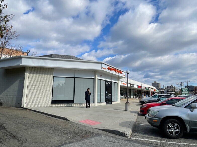 More Photos Of 1605 Lemoine Ave, Fort Lee Freestanding For Lease