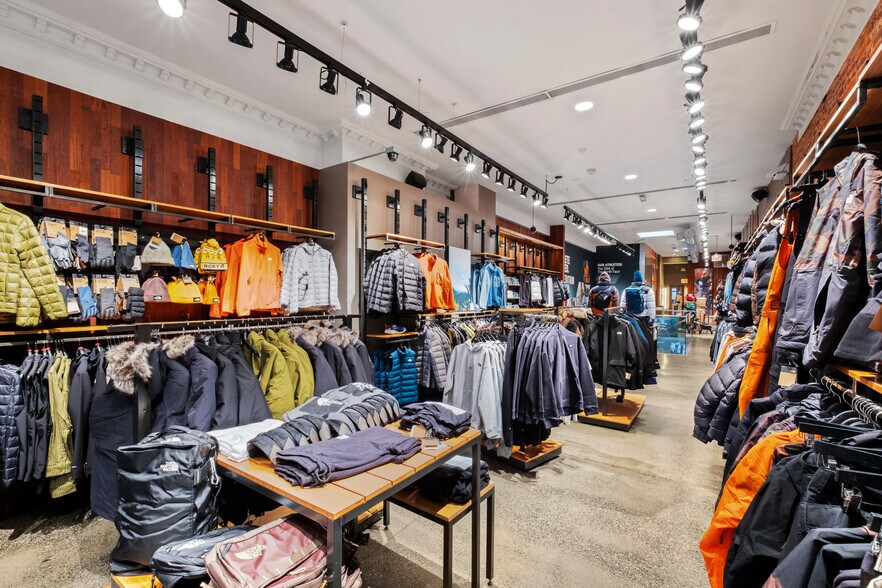 More Photos Of 1515 Walnut St, Philadelphia Storefront Retail Office For Lease