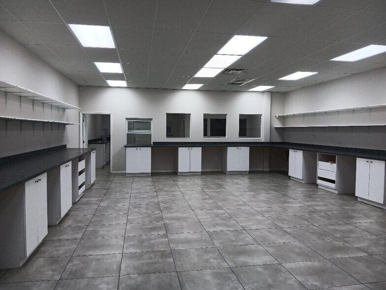 More Photos Of 5406 Hoover Blvd, Tampa Office For Lease