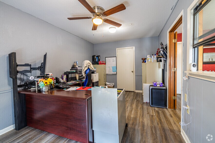 More Photos Of 607 S Pecan St, Hughes Springs Apartments For Sale